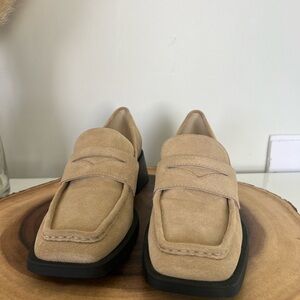 Vagabond shoemakers Tan Suede Loafers size 8